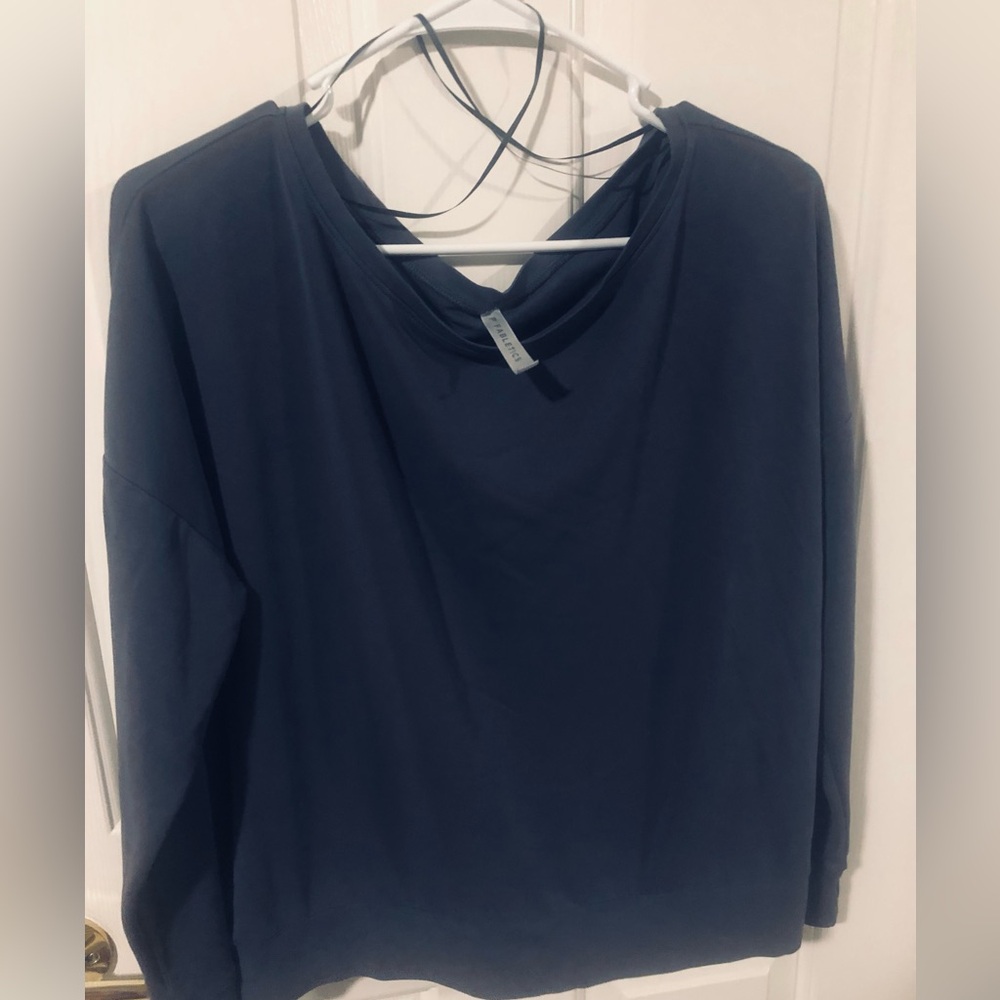 Fabletics Grey Women's Top - Picture 3 of 7